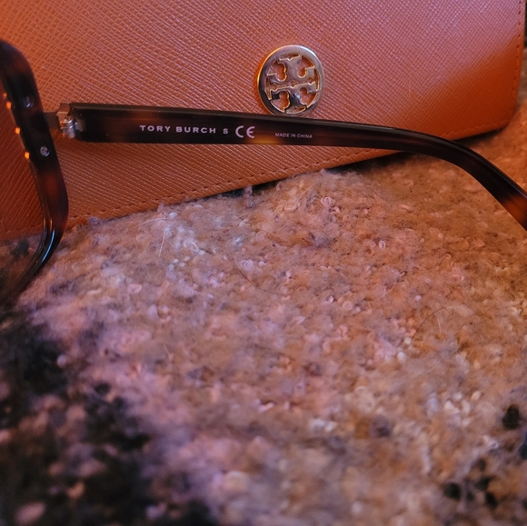 Sunglasses - Picture 4 of 5